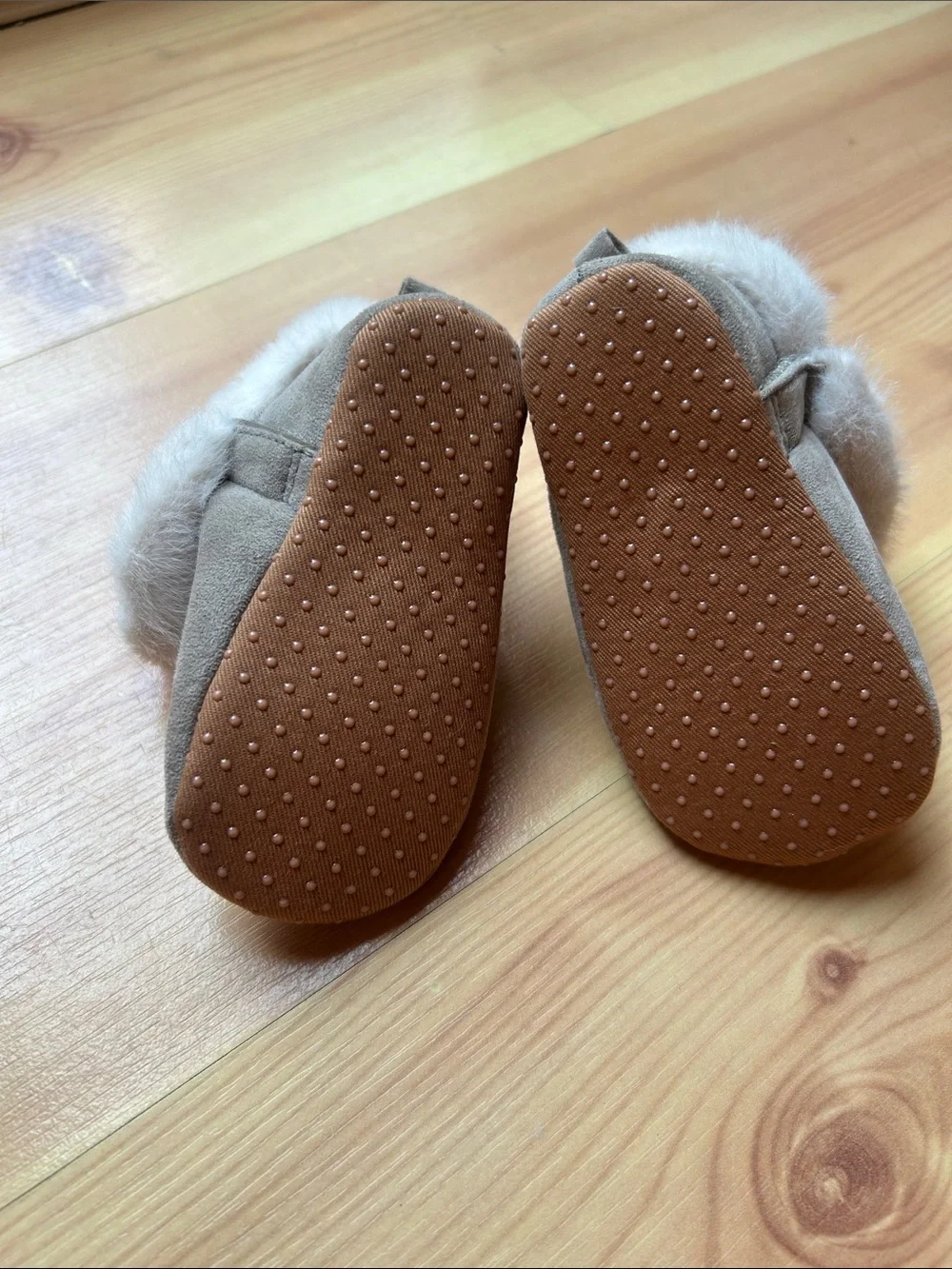 Old Navy Kids Taupe Faux-Fur Cuff Slip-On Slippers
